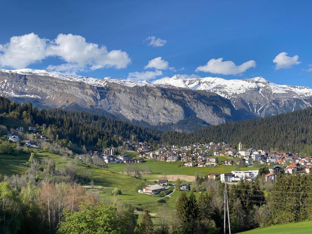 Moderne Ferienwohnung In Laax - Modern Apartment In ラア エクステリア 写真